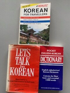 Kavel, 3 boekjes | 1. English-Korean Dictionary; 2. Let's talk in Korean; 3. Korean for Travellers